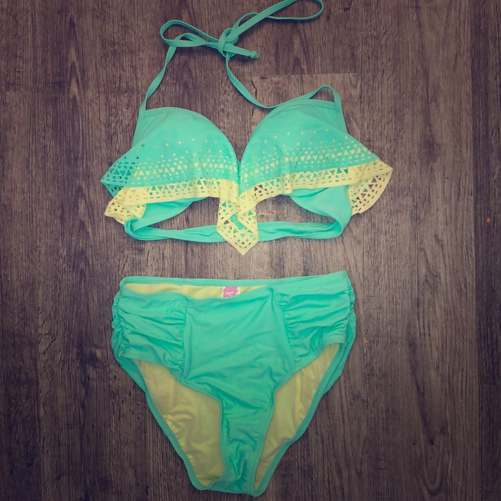 High waisted bikini